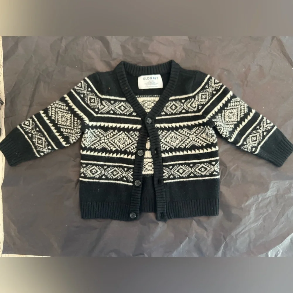 BUNDLE Old Navy sweaters and flannels